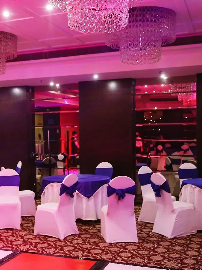 Hotel DS Clarks Inn Gurgaon