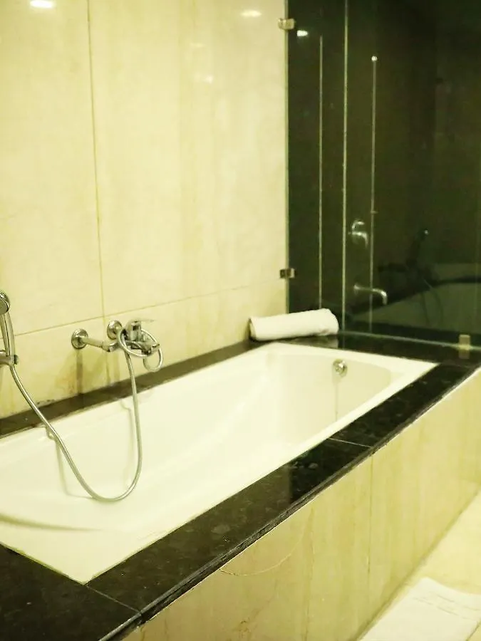 Hotel DS Clarks Inn Gurgaon