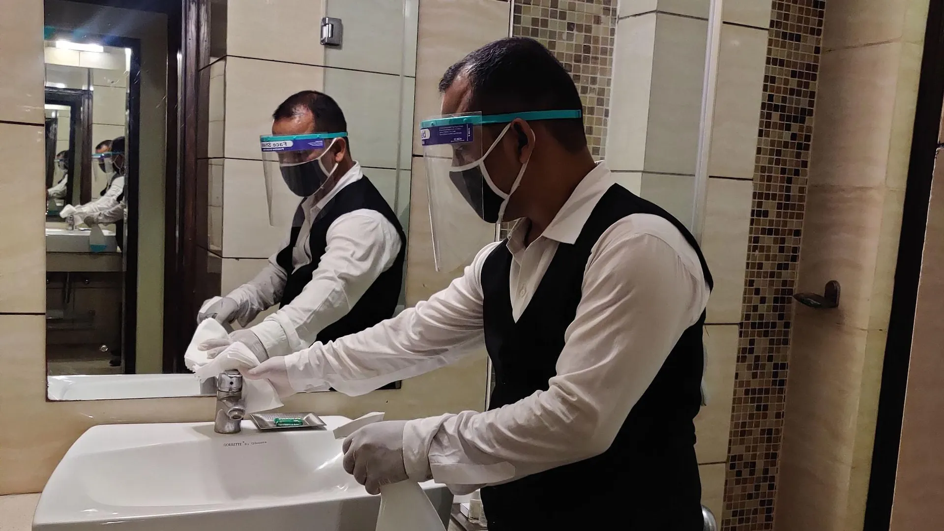 Hotel DS Clarks Inn Gurgaon