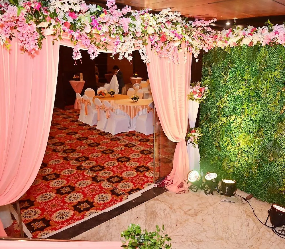 Hotel DS Clarks Inn Gurgaon